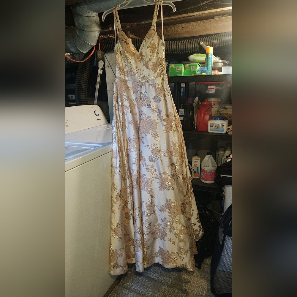 Rose gold Prom dress with rose gold diamond high heels